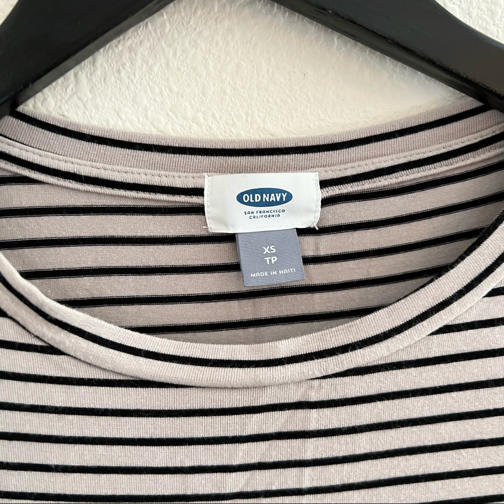 Old Navy Taupe/Black Stripe Tee Sz XS - Picture 3 of 4
